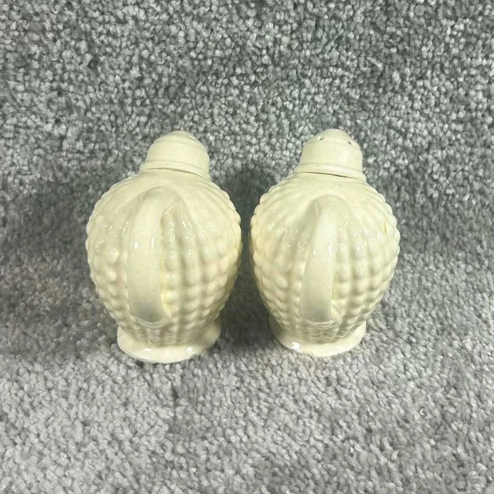 Maruhon Ware Salt and Pepper Shakers Cream Vintage Japan Set